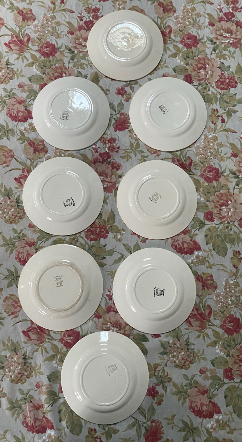 Lot de 8 assiettes comptines en terre de fer Choisy le Roi