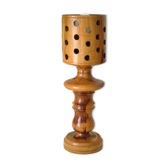 Lampe design vintage en bois d'olivier