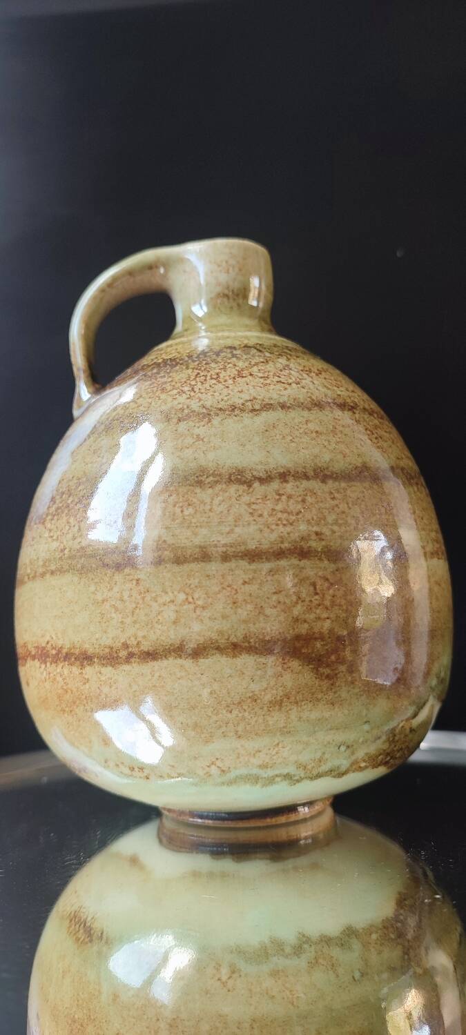 Stoneware pitcher by Matthieu Liévois, Atelier Créamik (Séné, Morbihan)