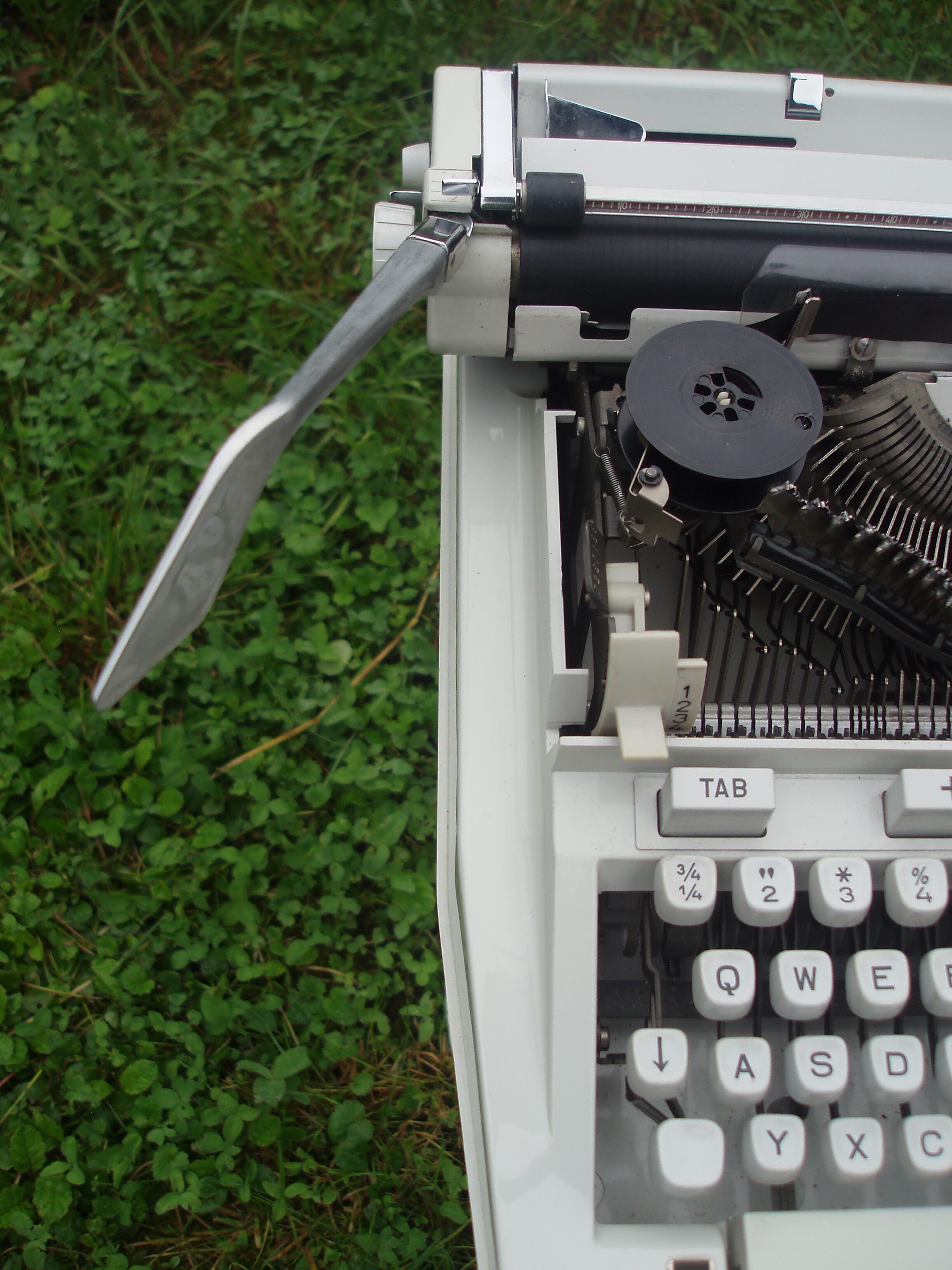 Typewriter Hermes with bag