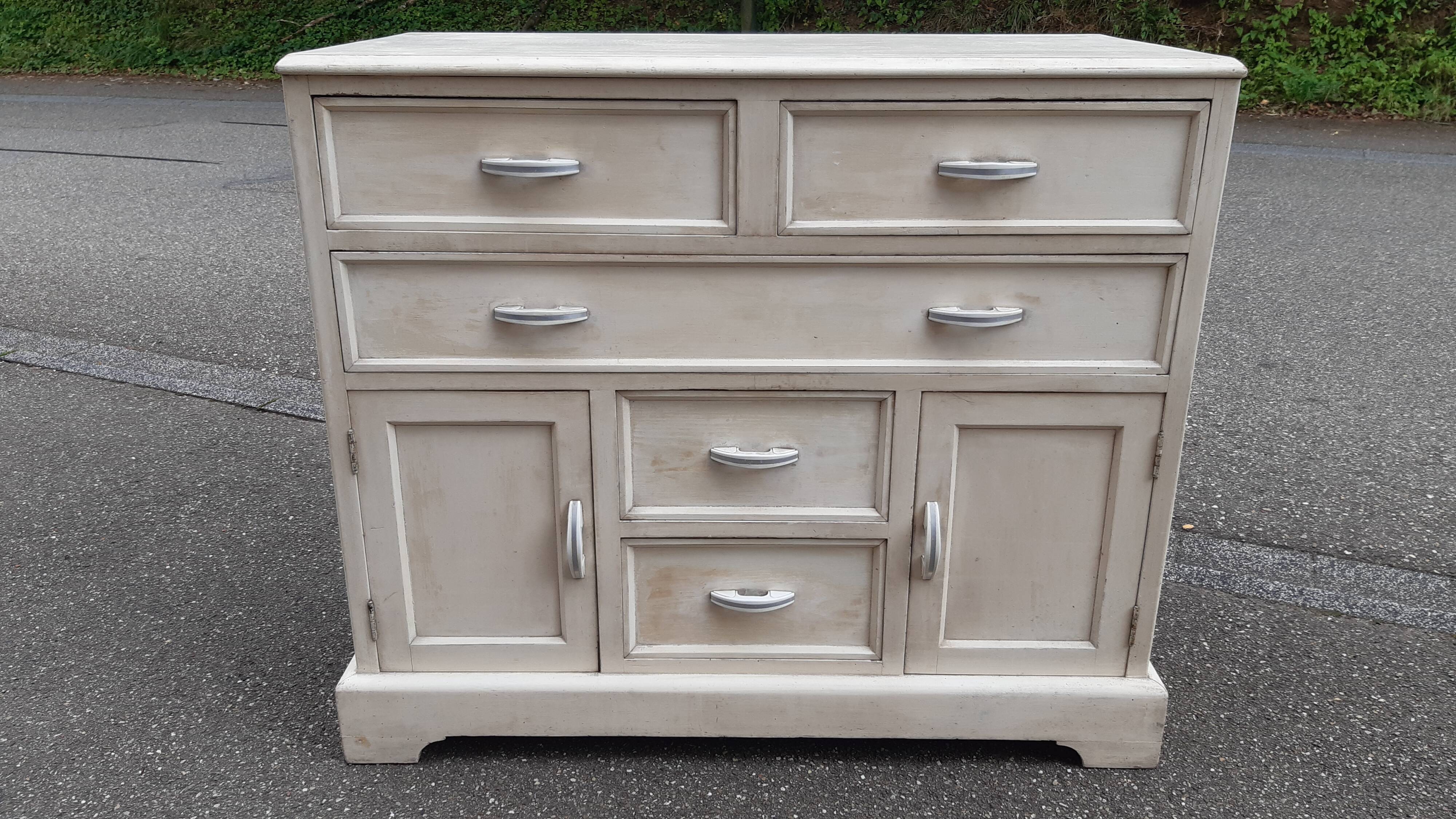 Commercial furniture with drawers