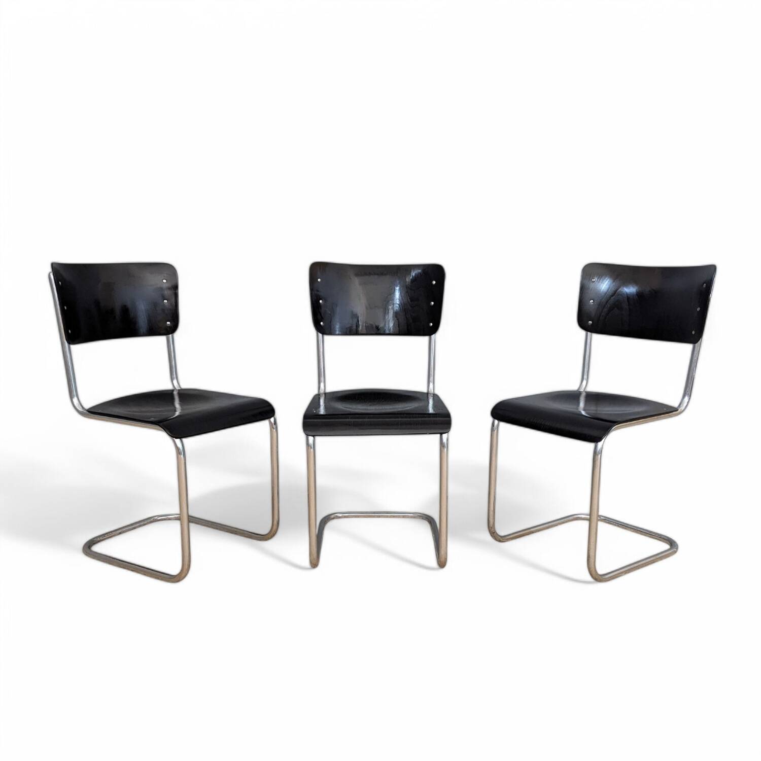 Lot de 3 chaises cantilever S 43 de Mart Stam, années 1930