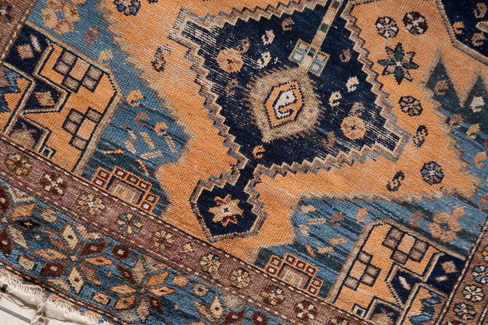 Handmade antique Caucasian Shirvan rug 126cm x 191cm, 1900s