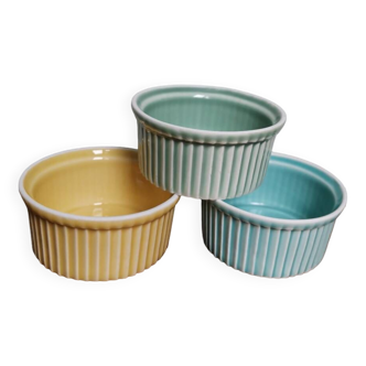 Set of 3 vintage fluted ramekin bowls enamelled ceramic in pastel colors