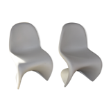 Pair of white chairs S Panton Vitra