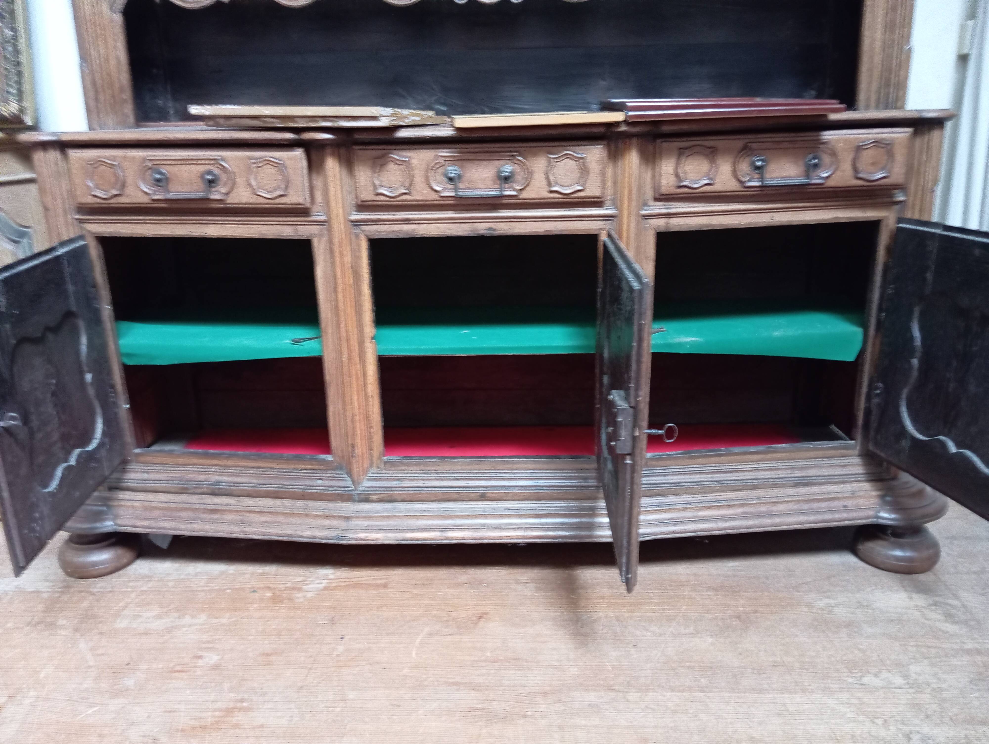 18th century oak three-door dresser
