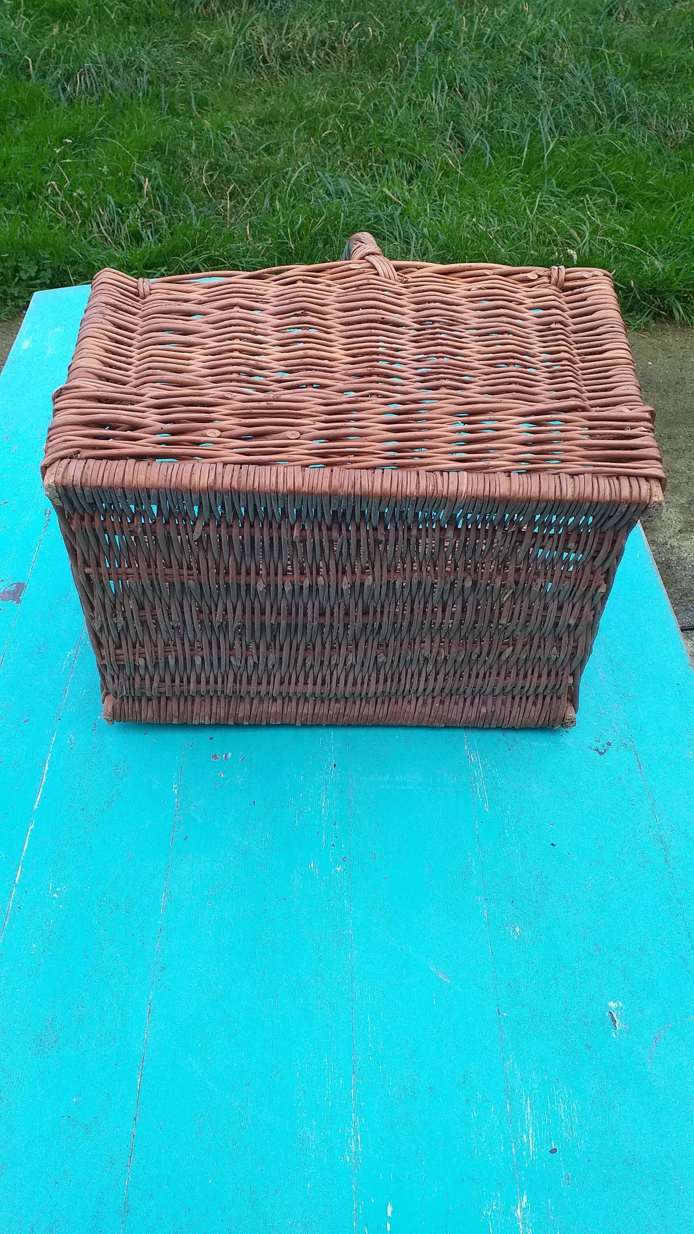 Wicker log basket