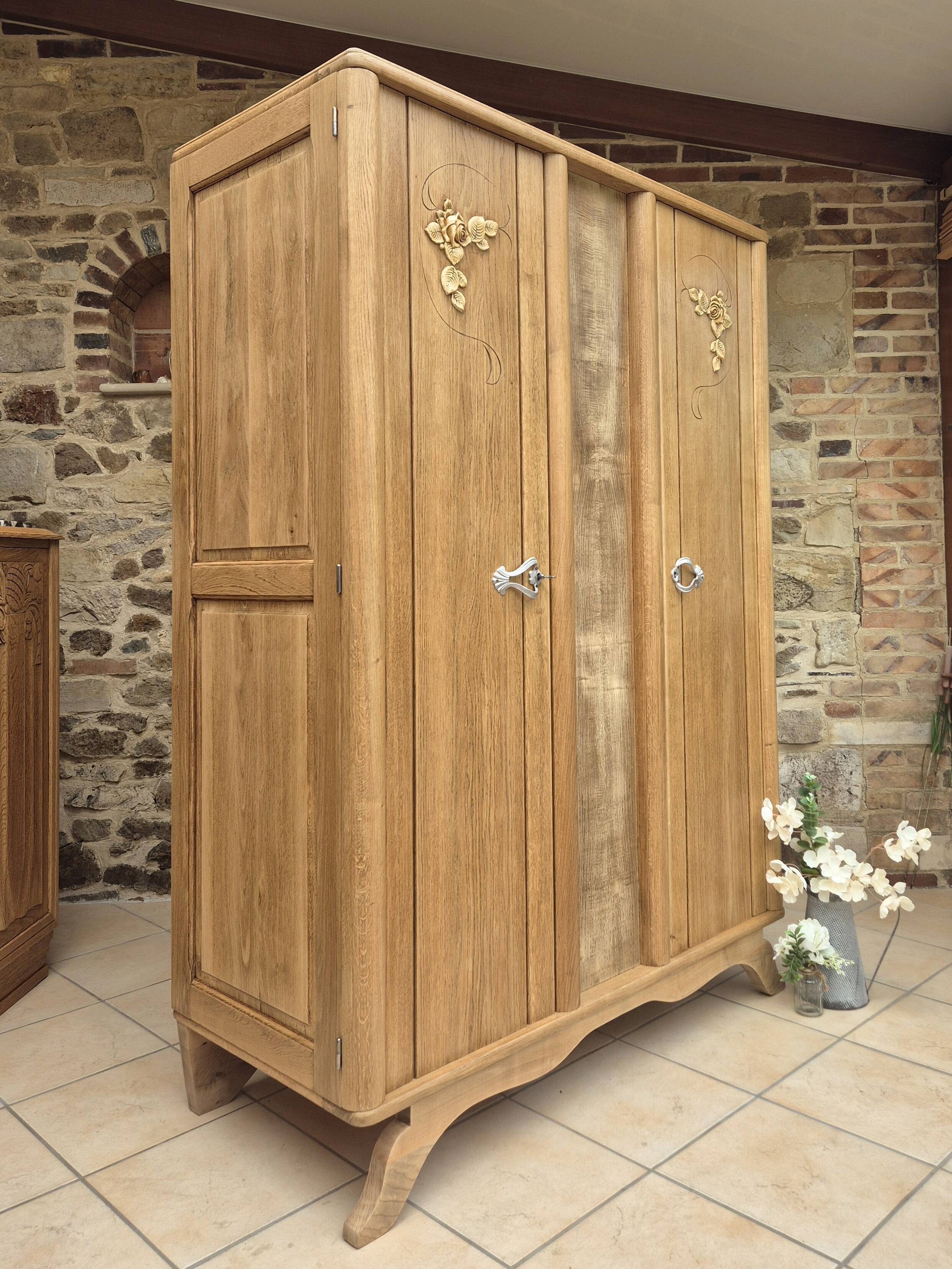 Armoire parisienne art déco