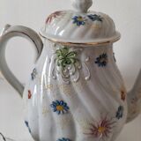 coffee pot, cup and saucers