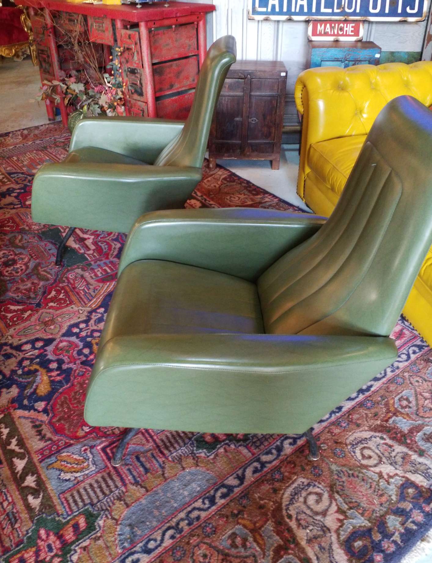 Pair of armchairs 70