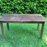 Extendable farm table