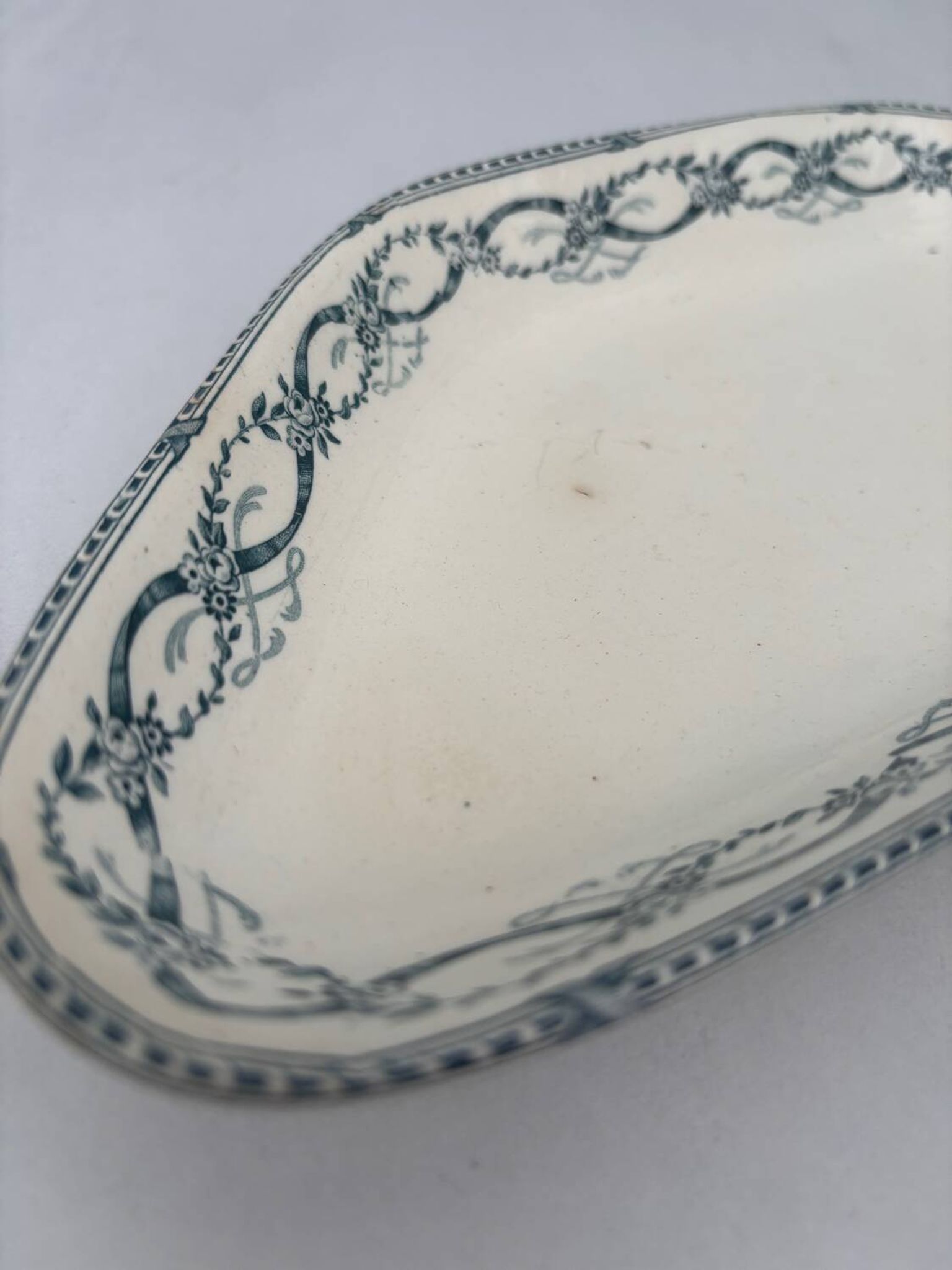 Ravier ancien en terre de fer – Salins Récamier – plat faïence français