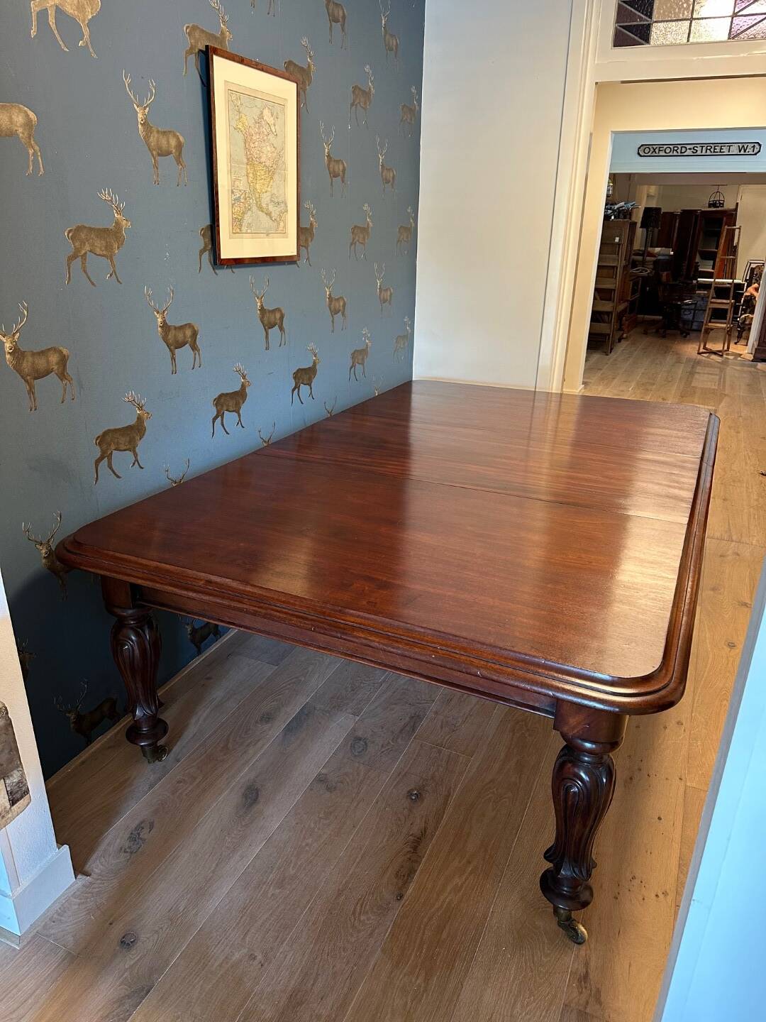 Grande table à manger antique