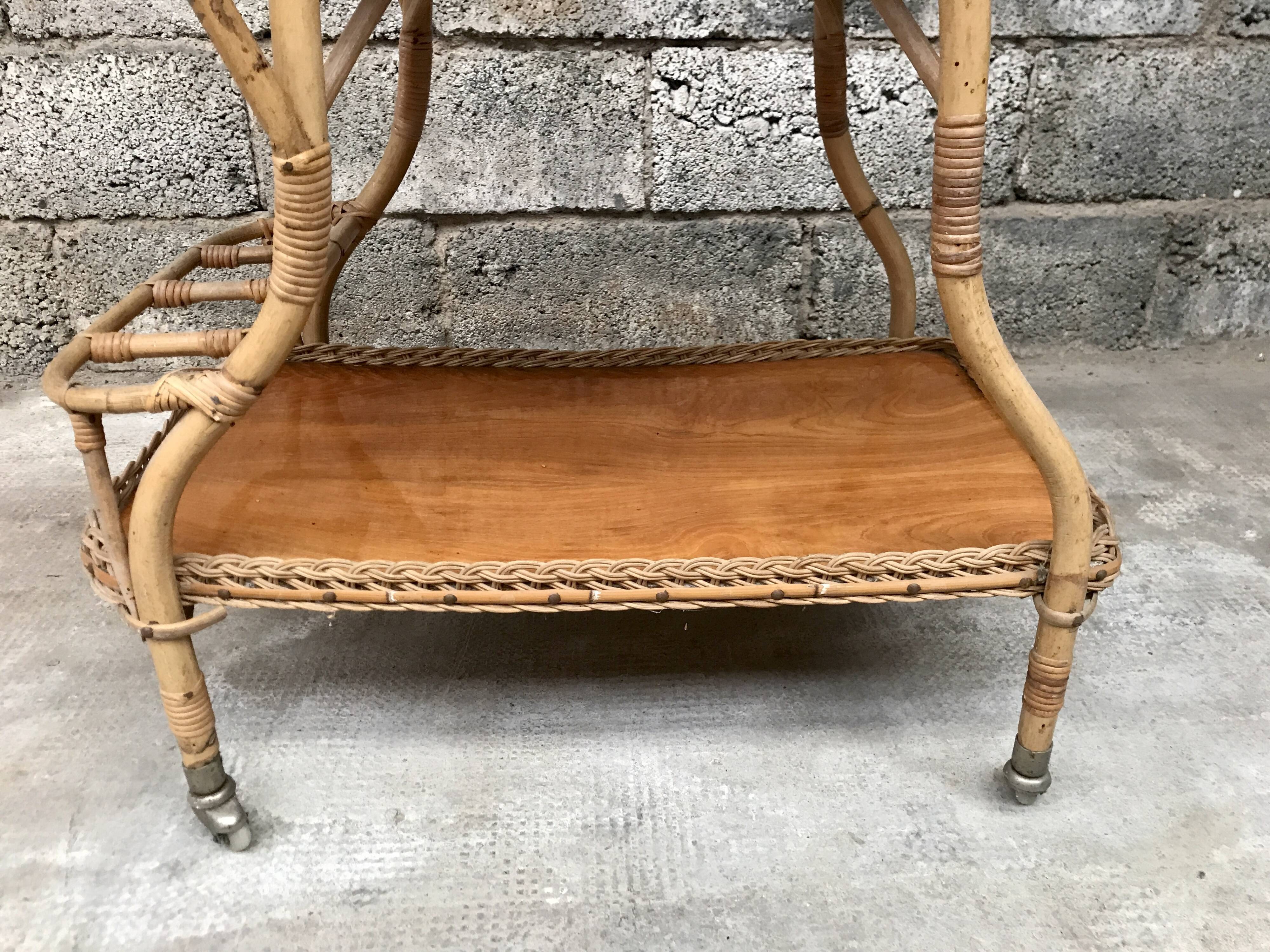 Rolling dessert in woven wicker bamboo rattan with 1950 bottle holder