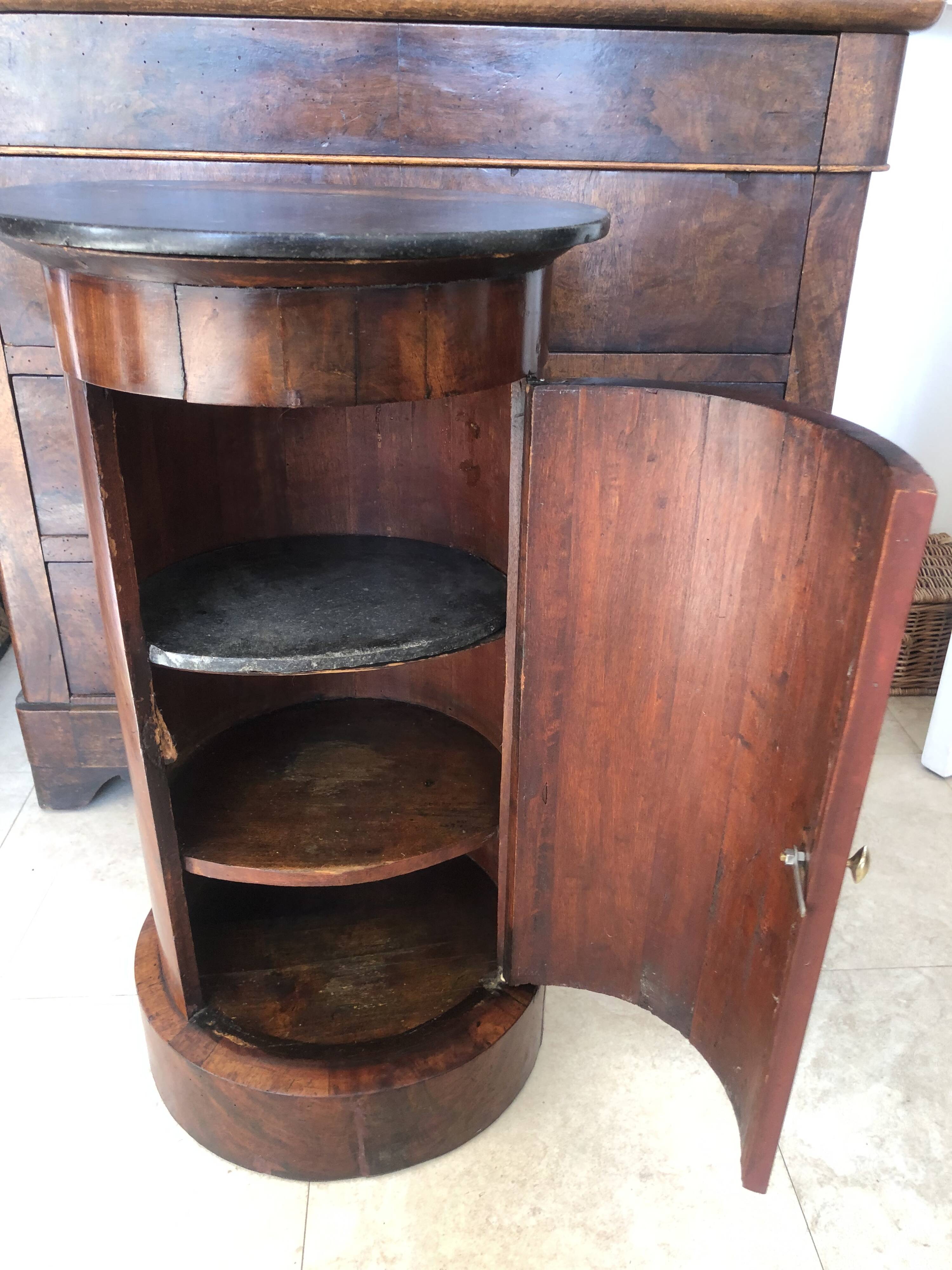 Somno empire period, flamed mahogany, anthracite Sainte-Anne marble