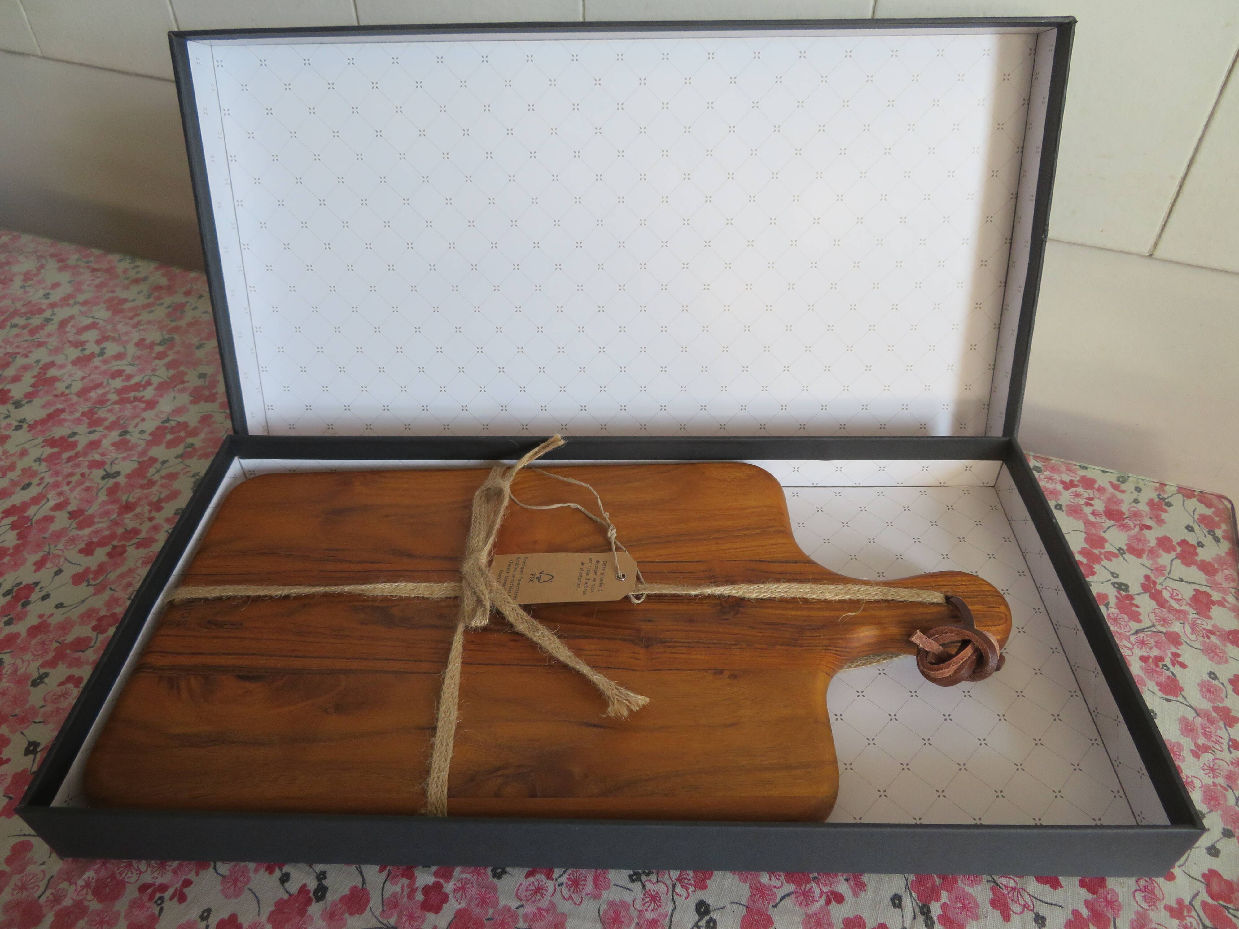 Presentation board or tray