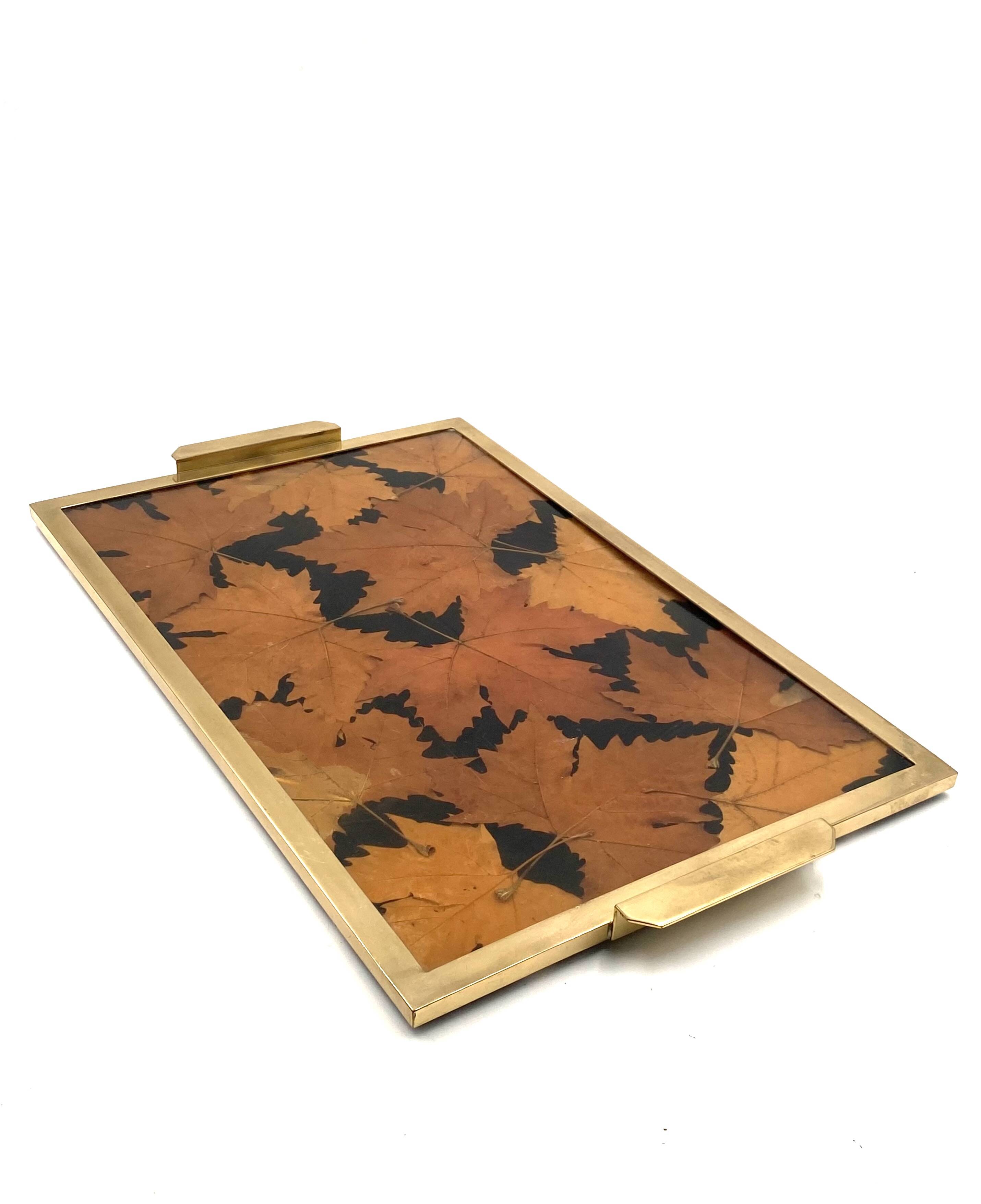 Hollywood regency brass and leaves resin tray, Montagnani Firenze Italy 1970s