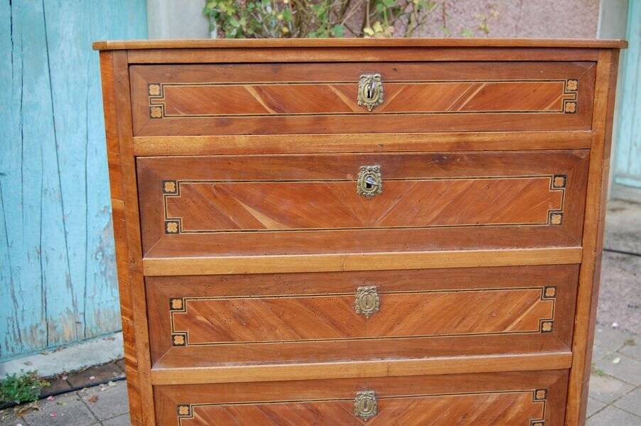 Louis XVI period walnut chest of drawers from the 18th century