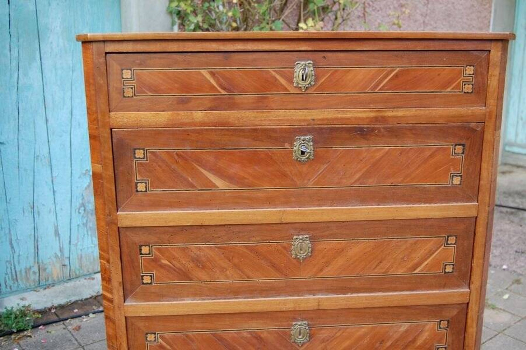 Louis XVI period walnut chest of drawers from the 18th century