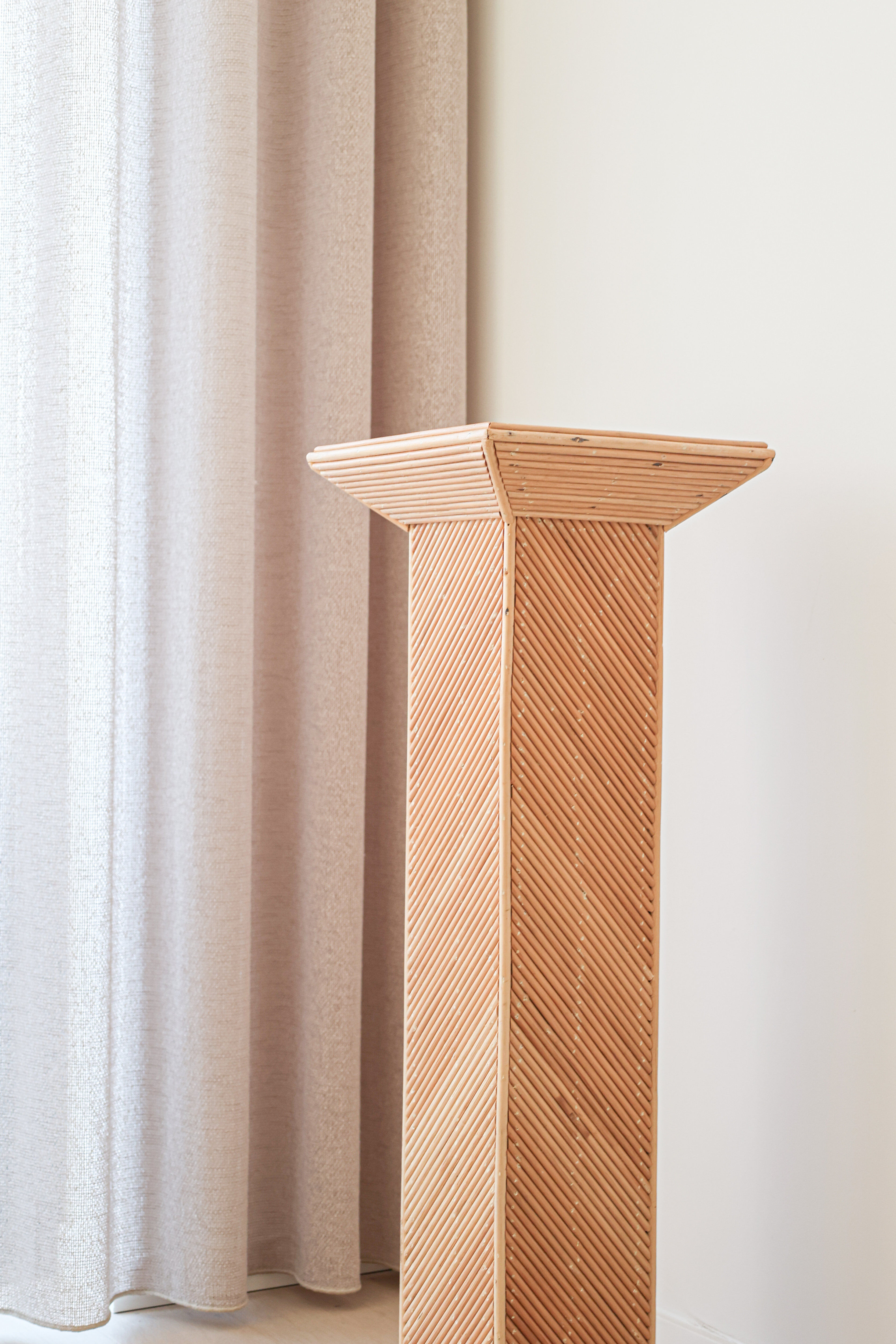 Vintage rattan pedestal, 1980s.