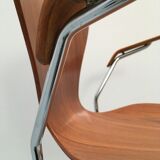 Arne Jacobsen Series 7 model 3217
