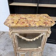 Louis XVI display cabinet from the early 20th century.