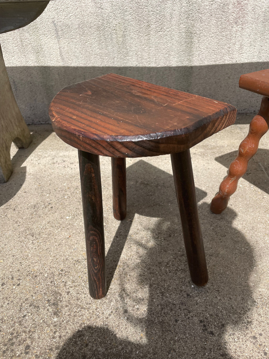 Tabouret en bois tripode vintage