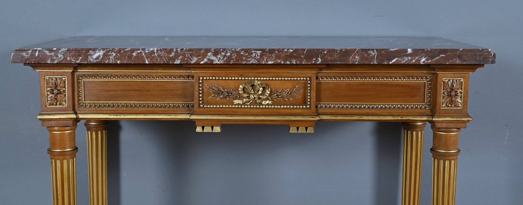 Console en acajou, style Louis XVI – 2ème moitié XIXe