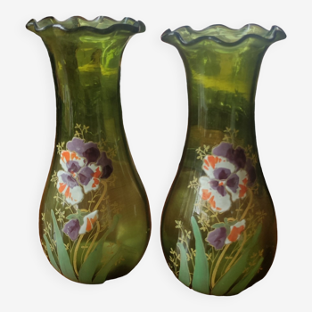 Paire vases anciens décor floral emaillé