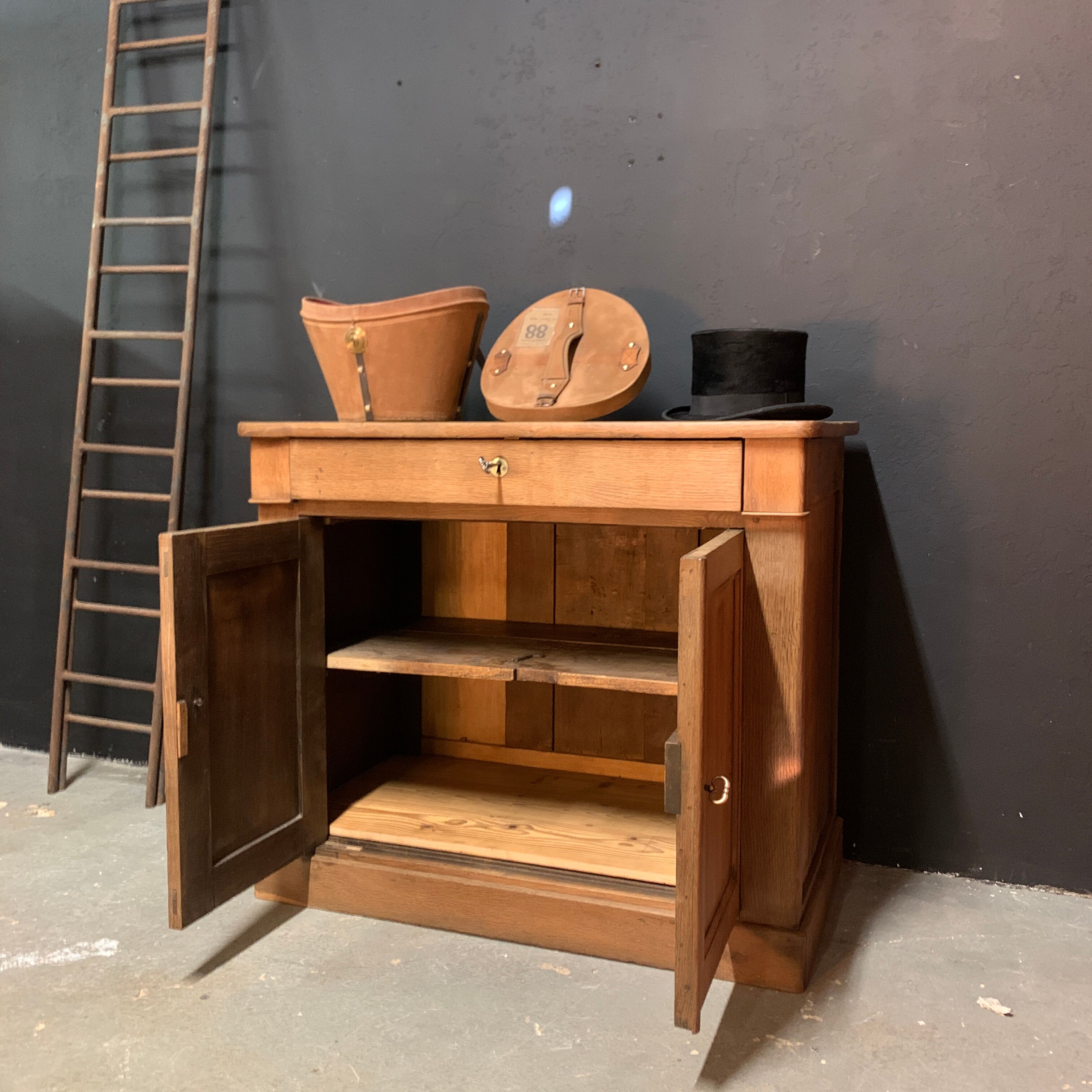 Parisian buffet in raw oak