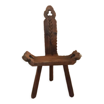 Spanish tripod chair