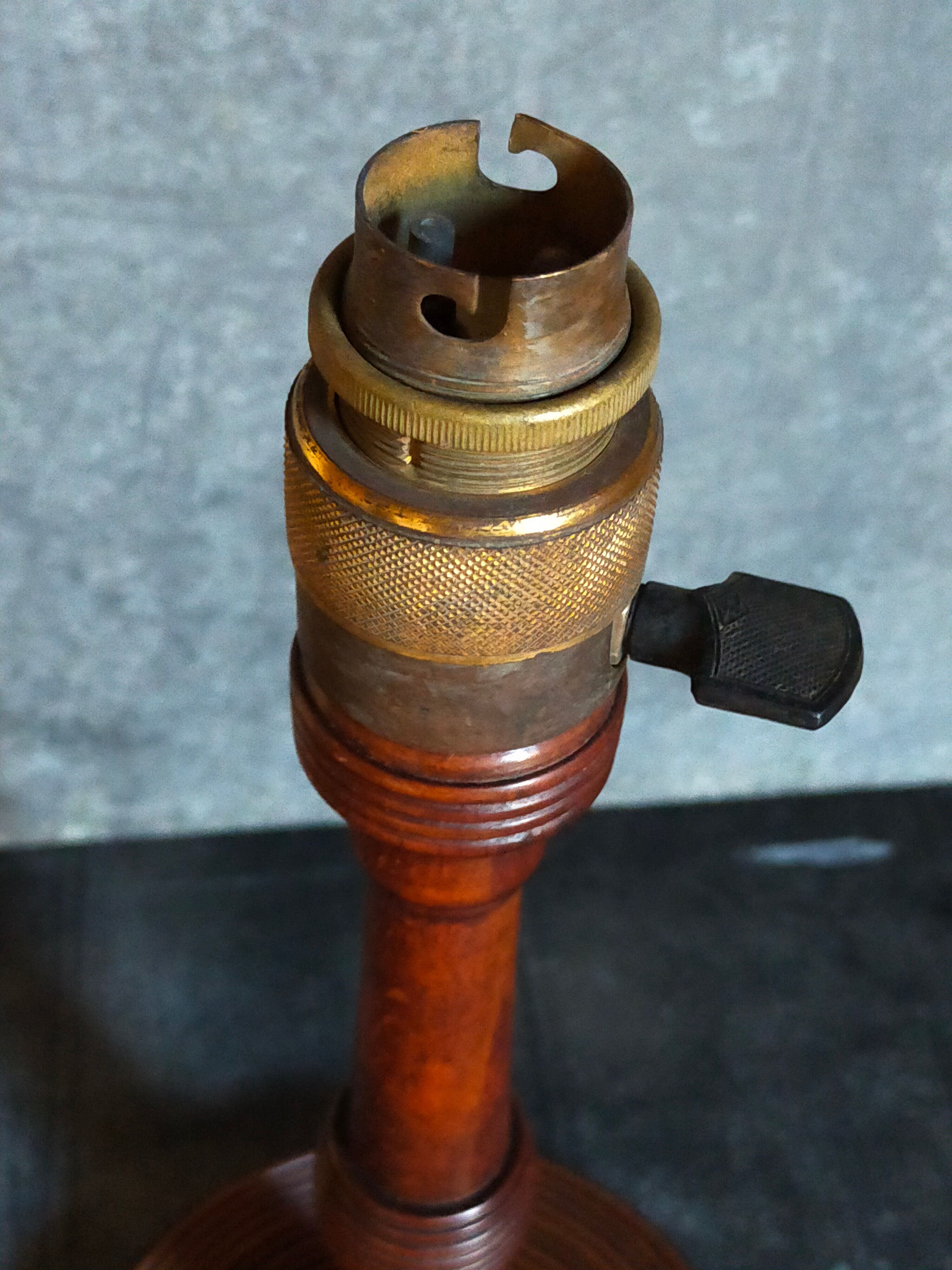 Art-deco lamp foot in solid wood turned 40s