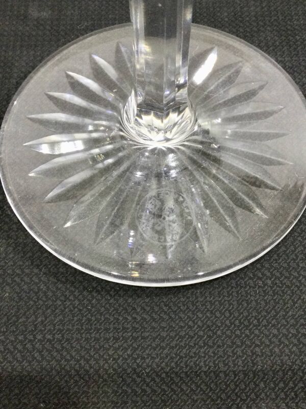Baccarat – 9 verres à vin blanc En Cristal De Baccarat