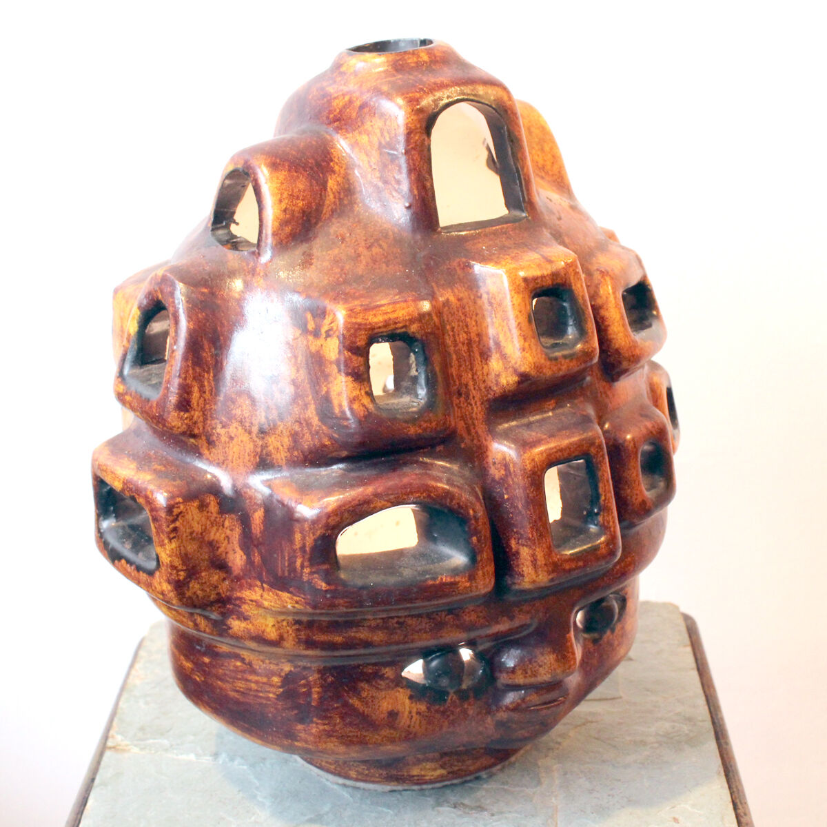 Architectural ceramic lamp