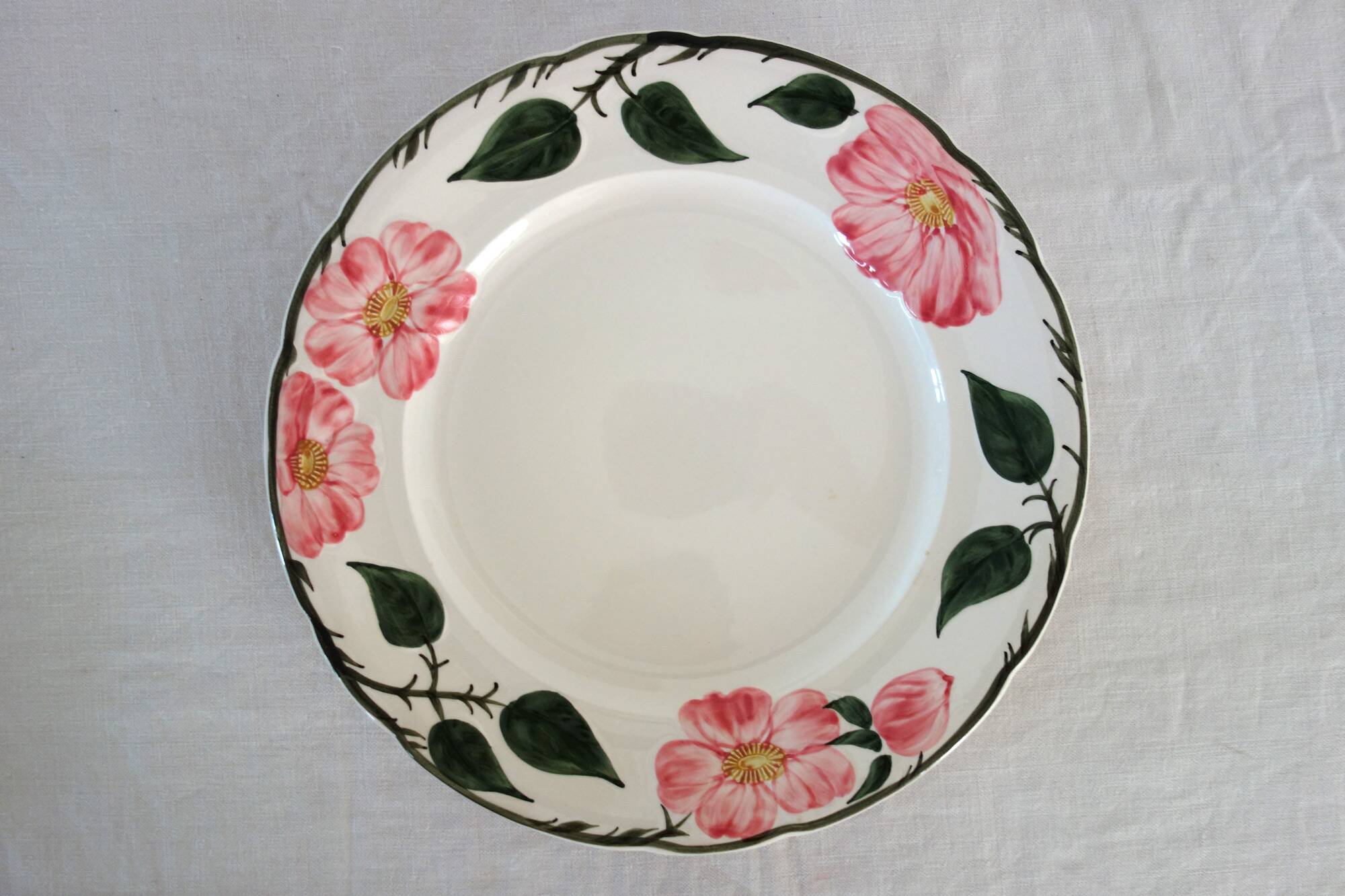 2 round plates Villeroy & Boch "Wild Rose", 1970