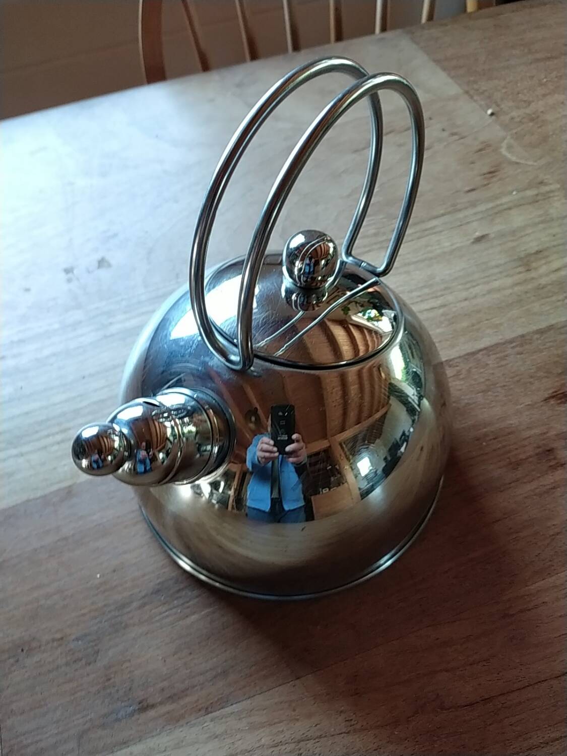 Demeyere 2.5 L whistling kettle.