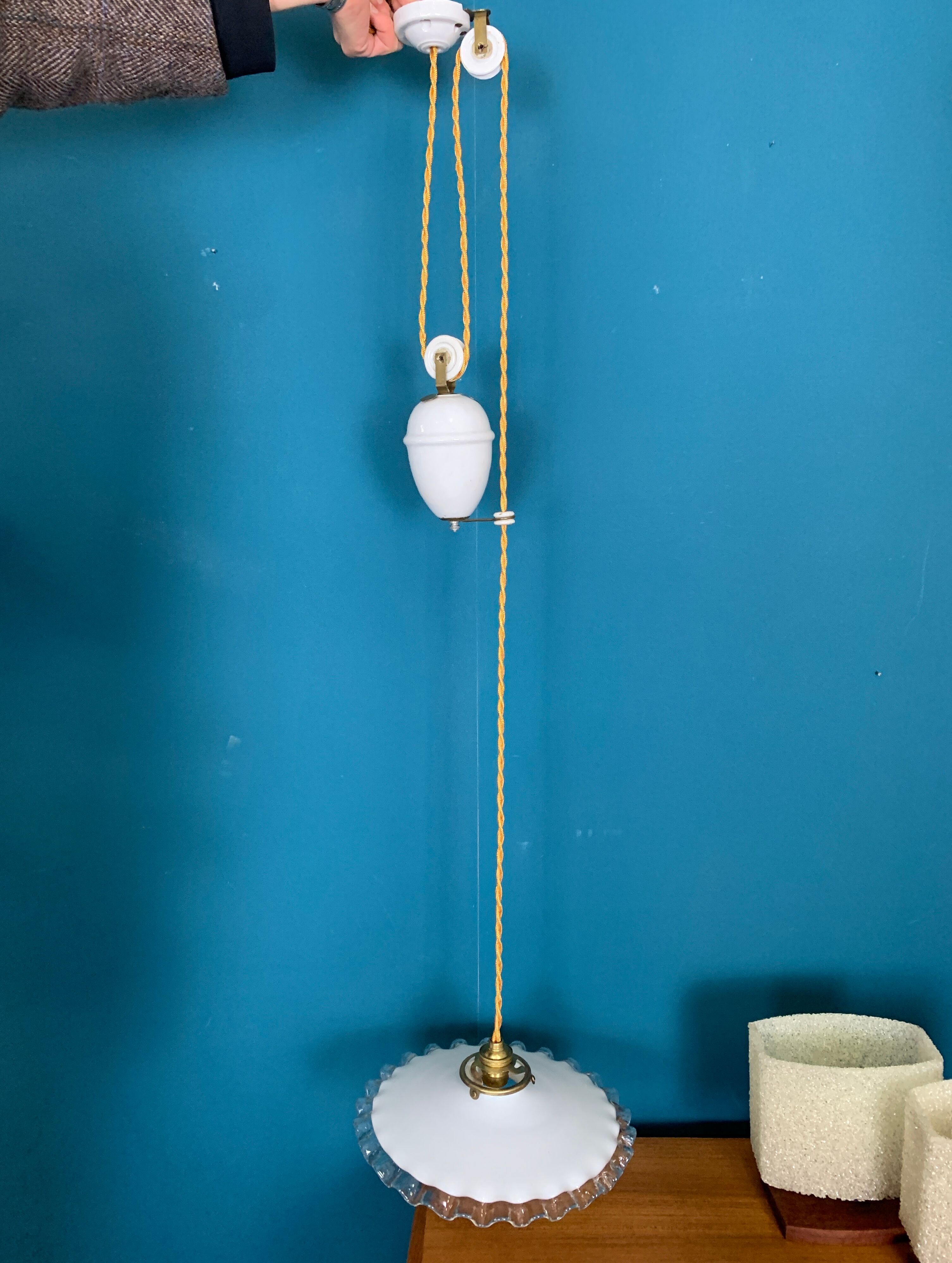 Suspension rises and falls in opaline