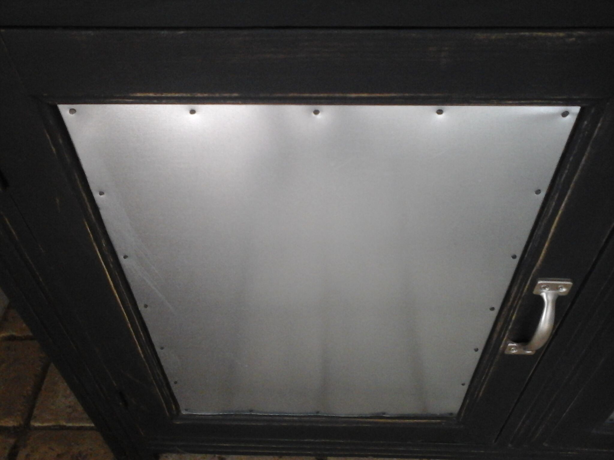 Seasy oak solid black patina and zinc