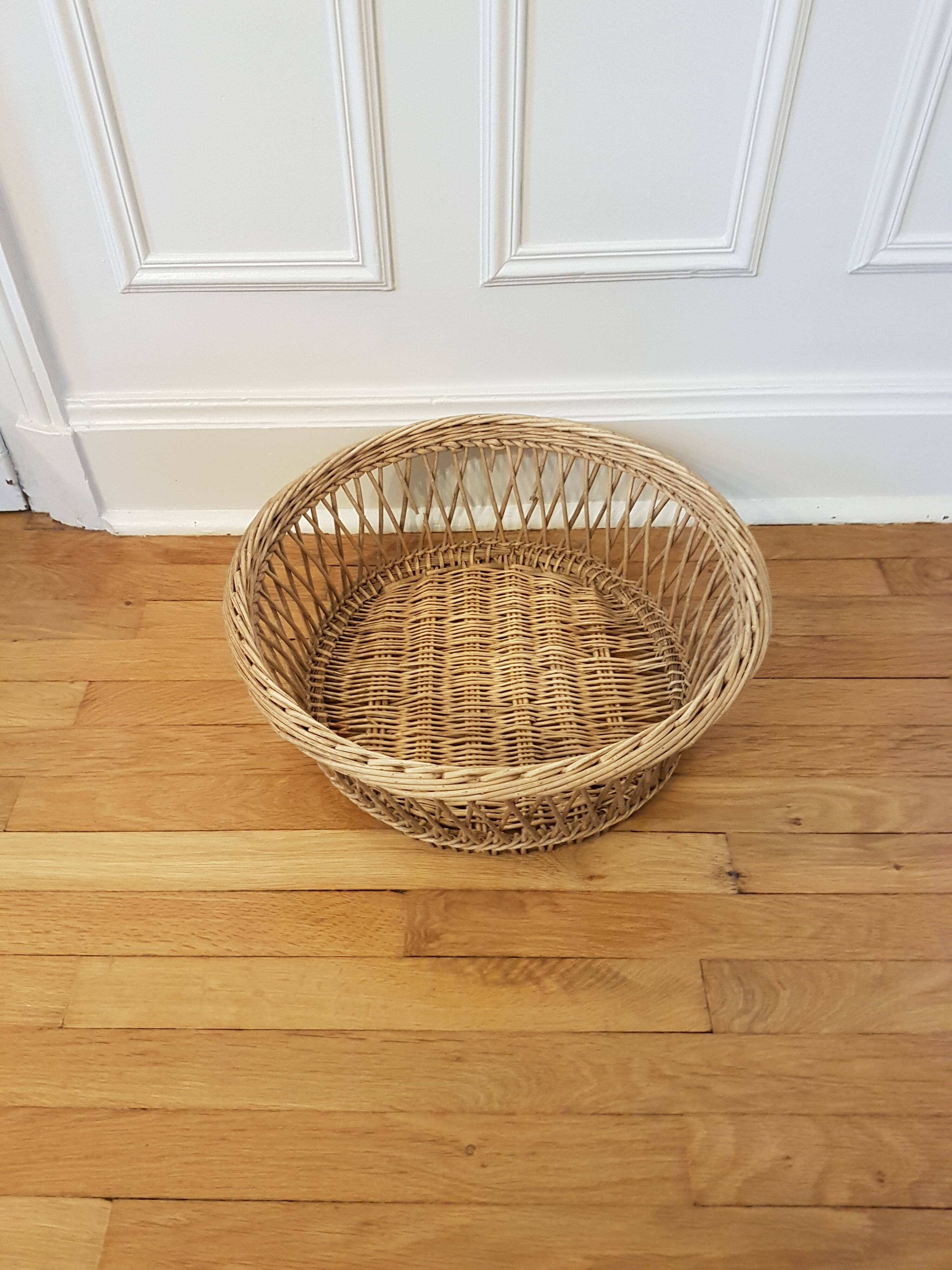 Wicker pan