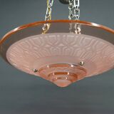 Suspension Art Déco moderniste en verre rose et bronze chromé, par Henry Petitot, 1935