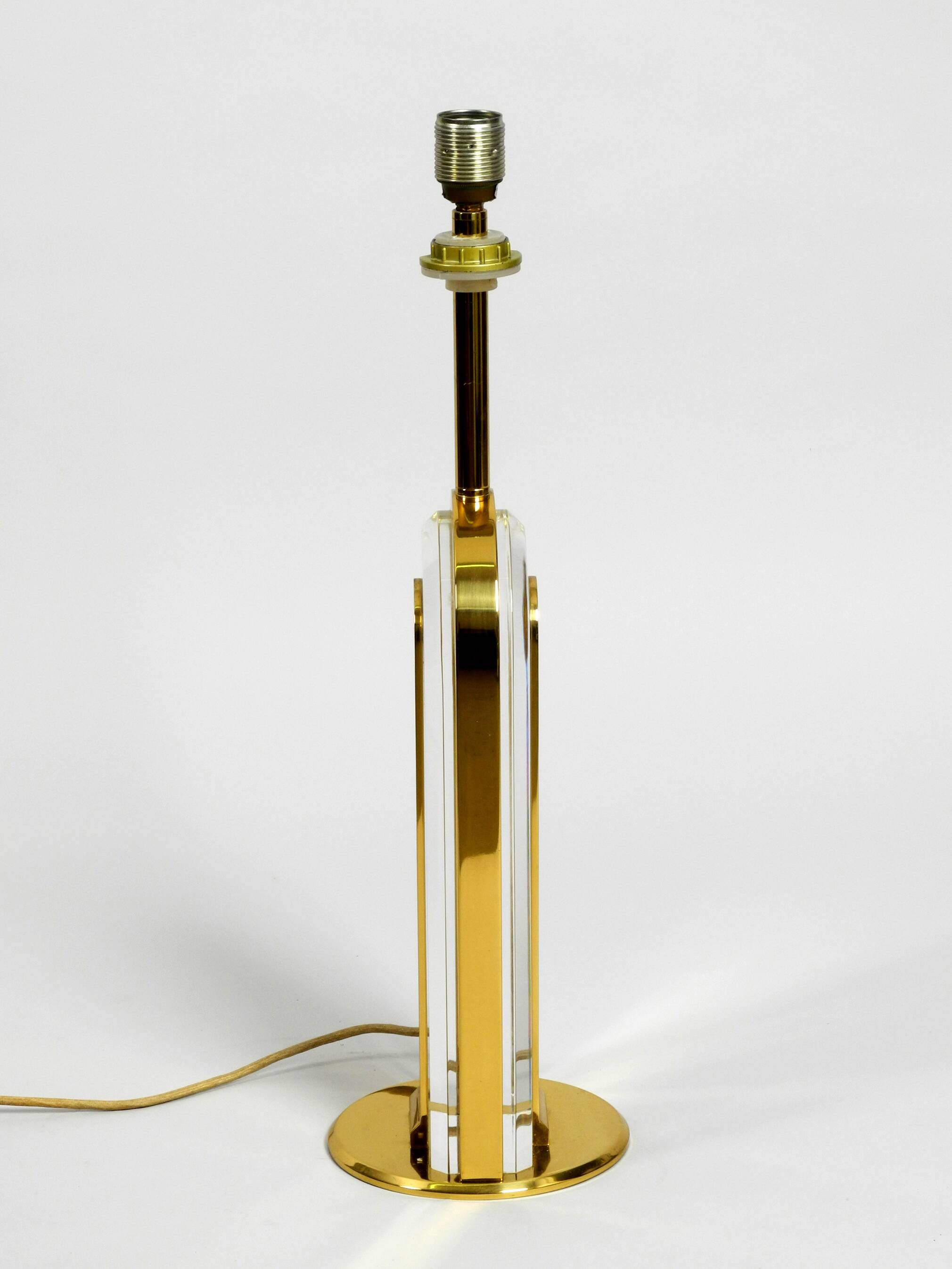 Lampe de table en verre et laiton XXL des années 1970 de la collection Vereinigte Werkstätten.