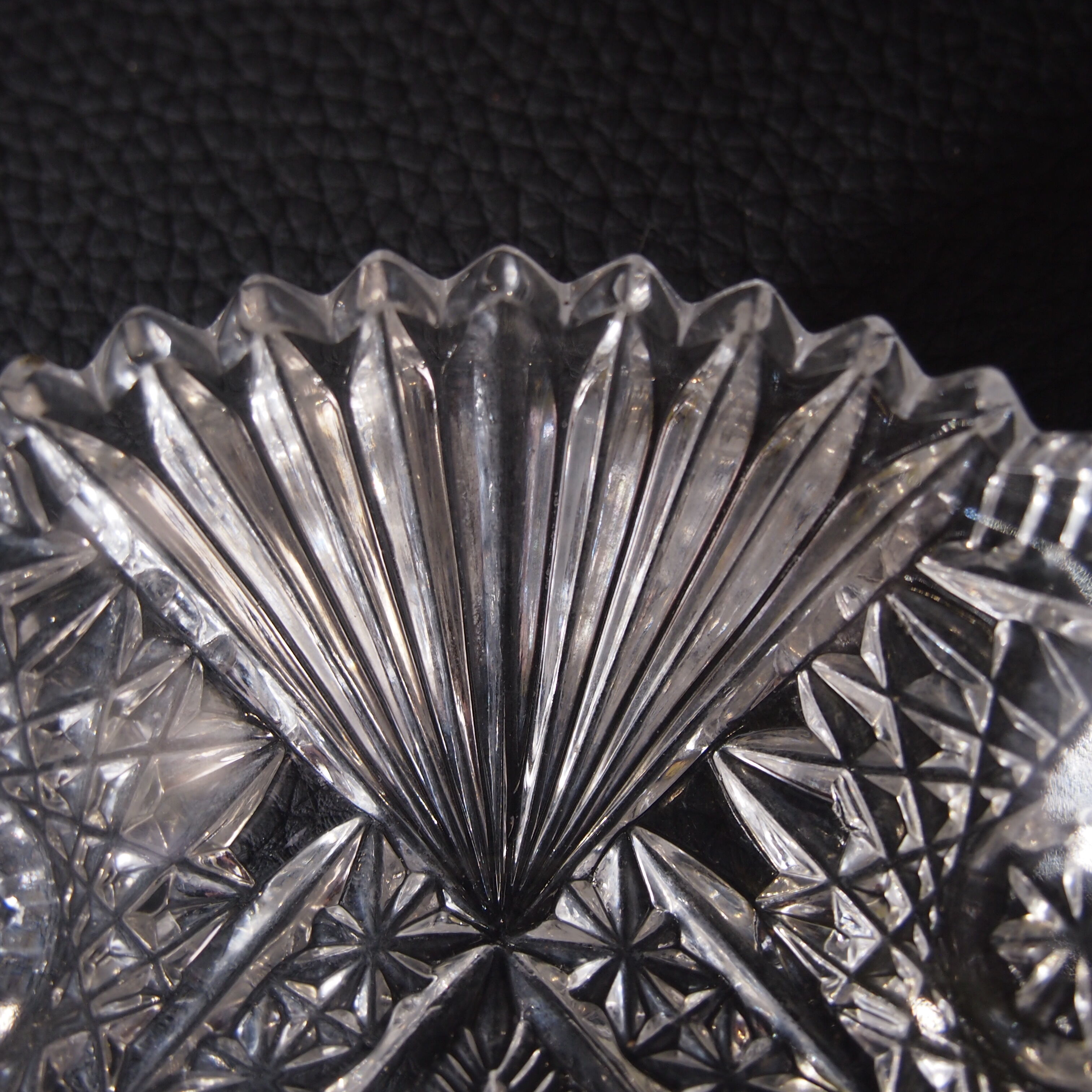 Paire de coupelles cristal taillé
