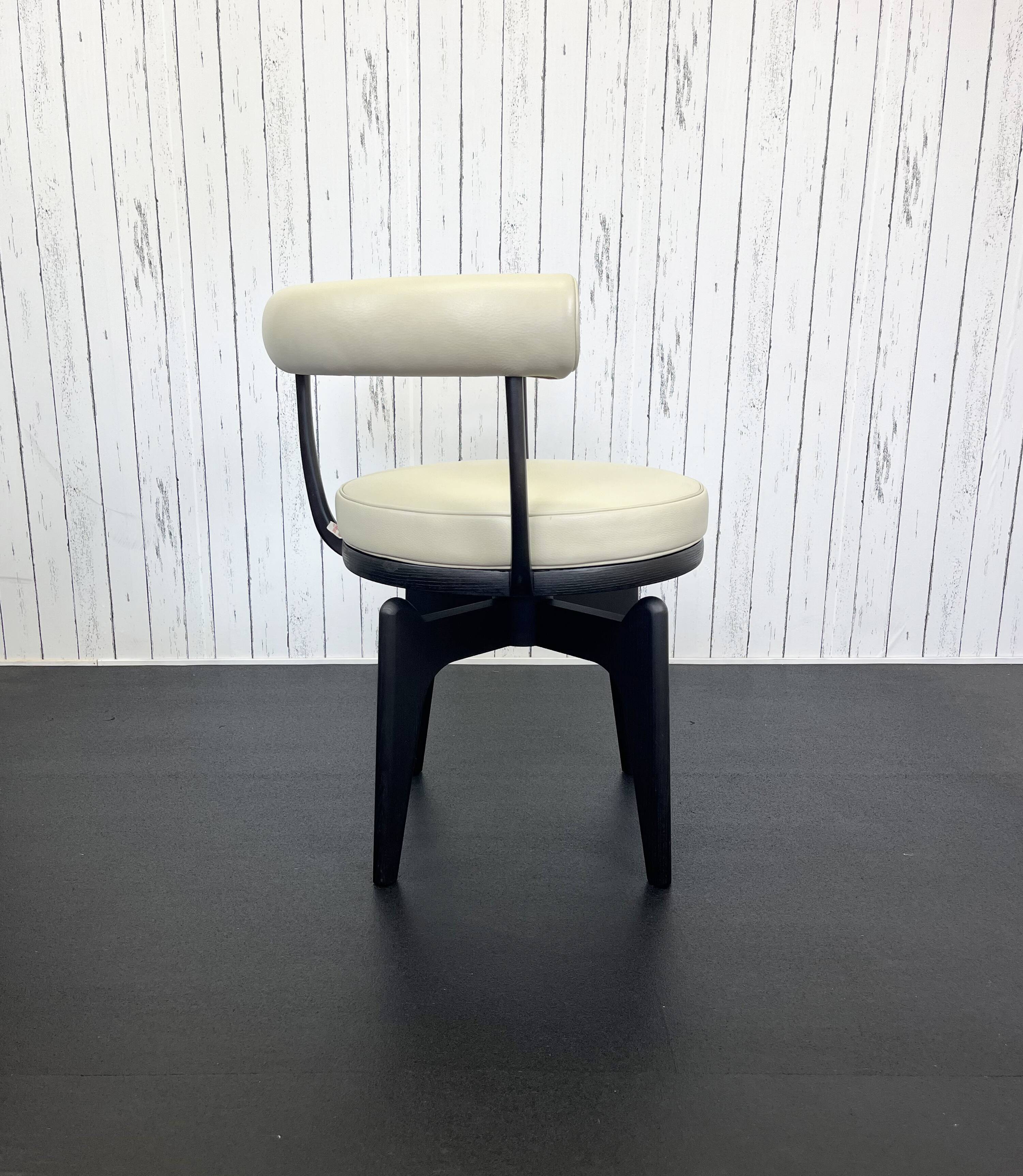 Poltrona Indochine Le Corbusier Cassina Charlotte Perriand