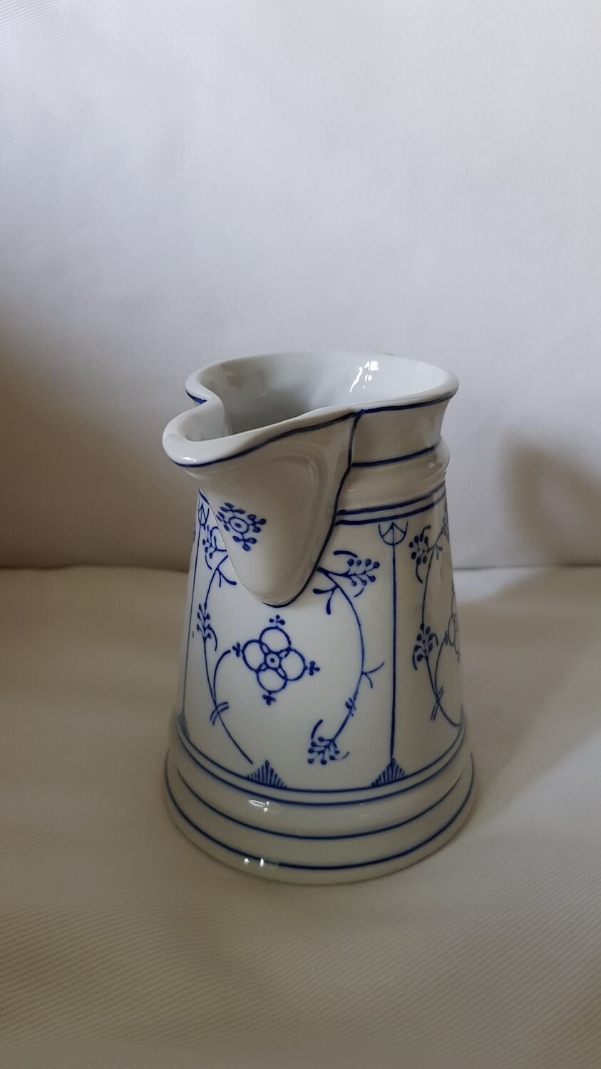Pichet à lait en porcelaine Rieber en motif de Saxe bleu-blanc