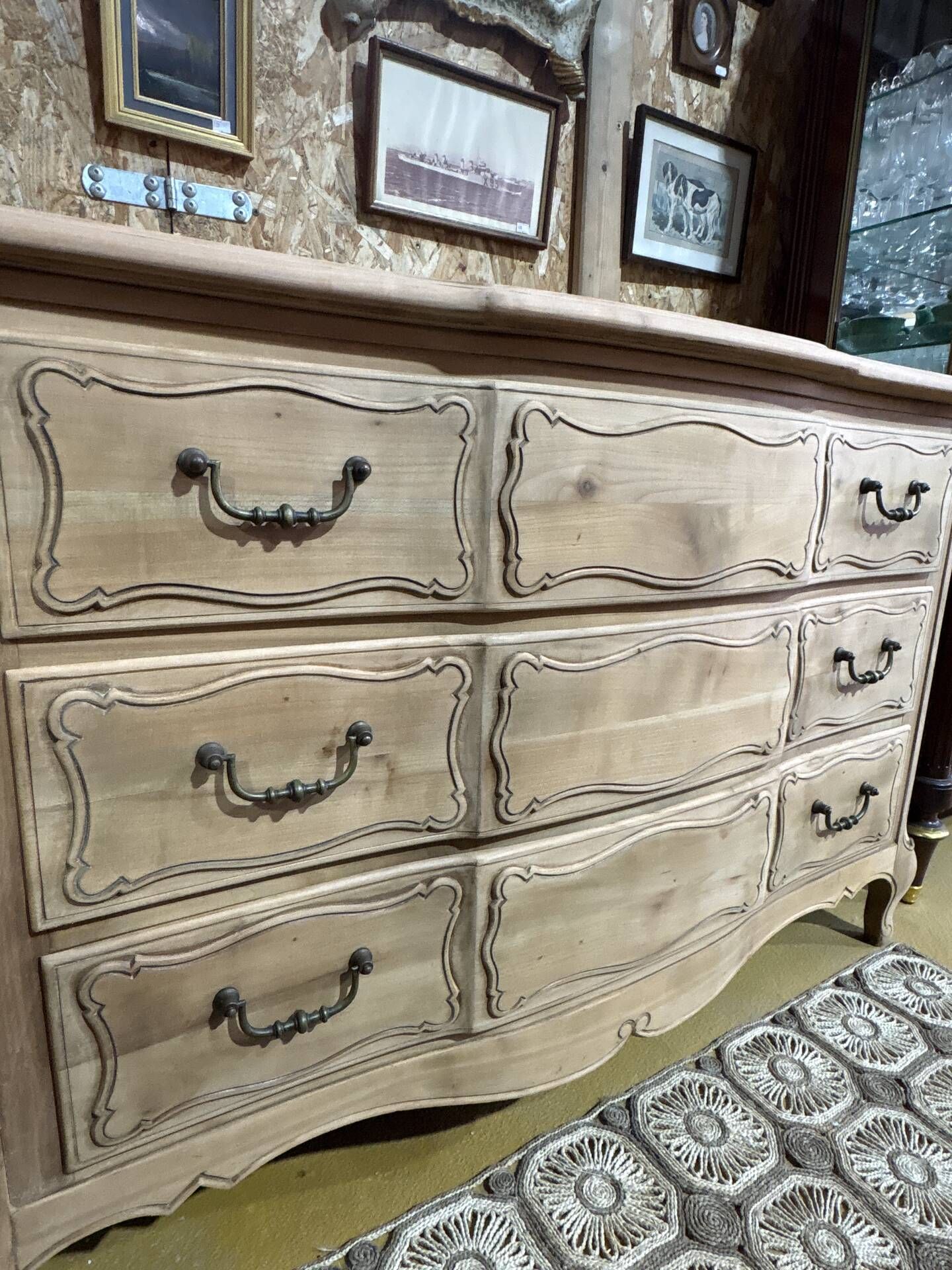 Antique solid oak chest of drawers – Louis XV style – 3 drawers