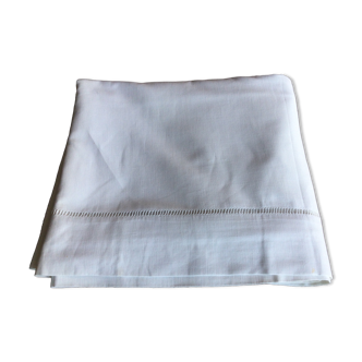 Drap ancien blanc uni bords ajourés