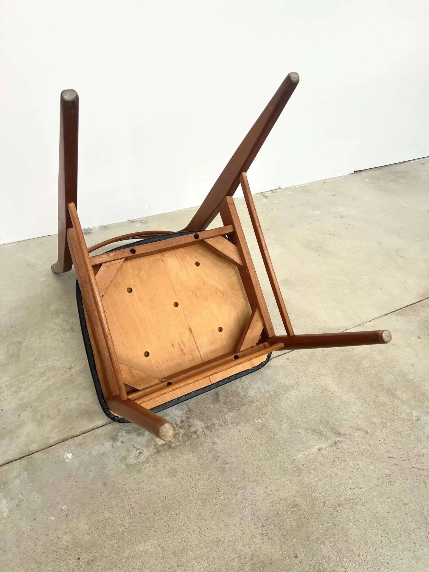 Lot de 4 chaises scandinaves hêtre et skai 60s