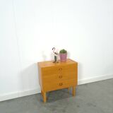 Commode en placage avec poignées rondes de Suède