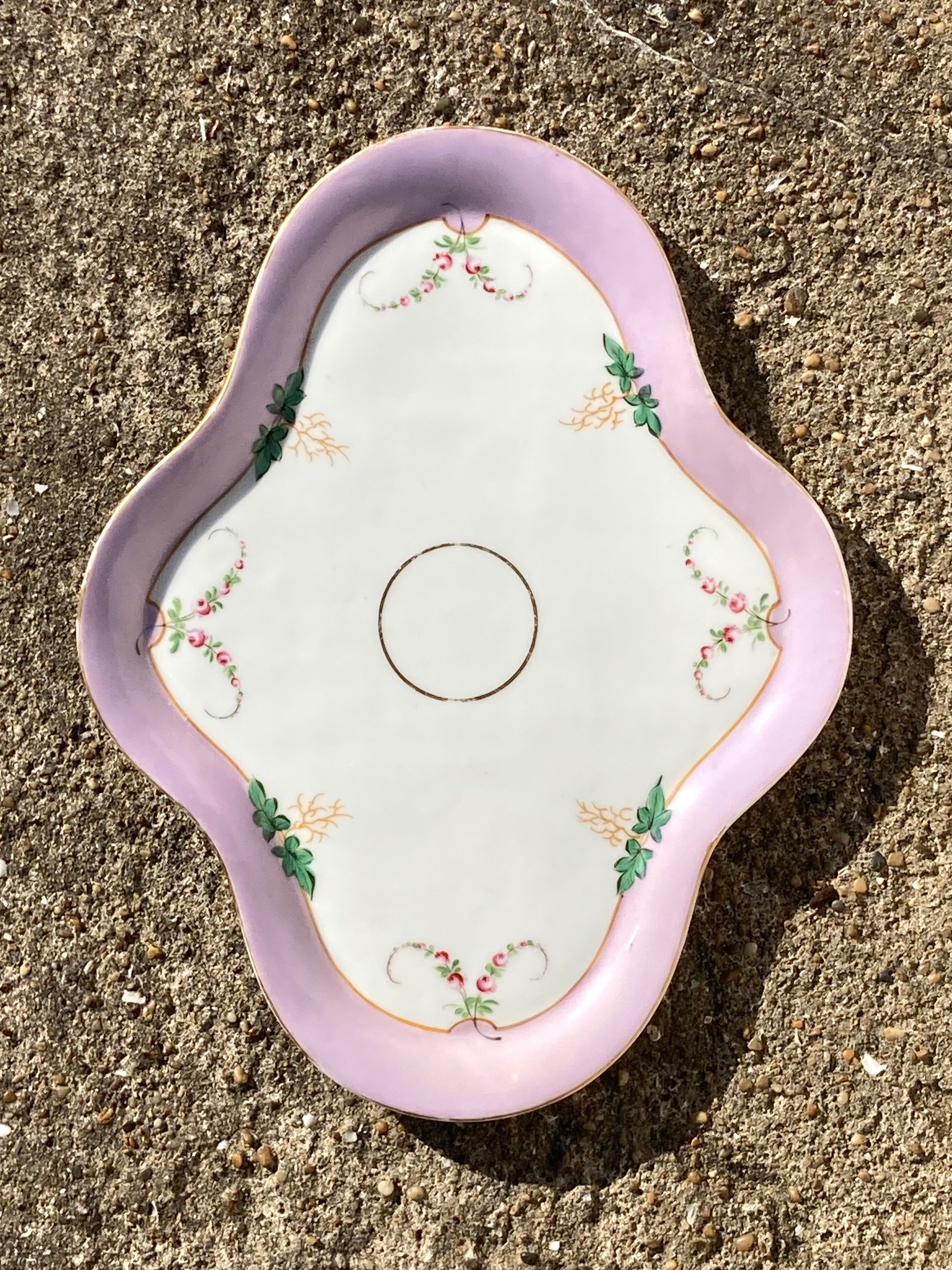 Ancient dish diamond shape