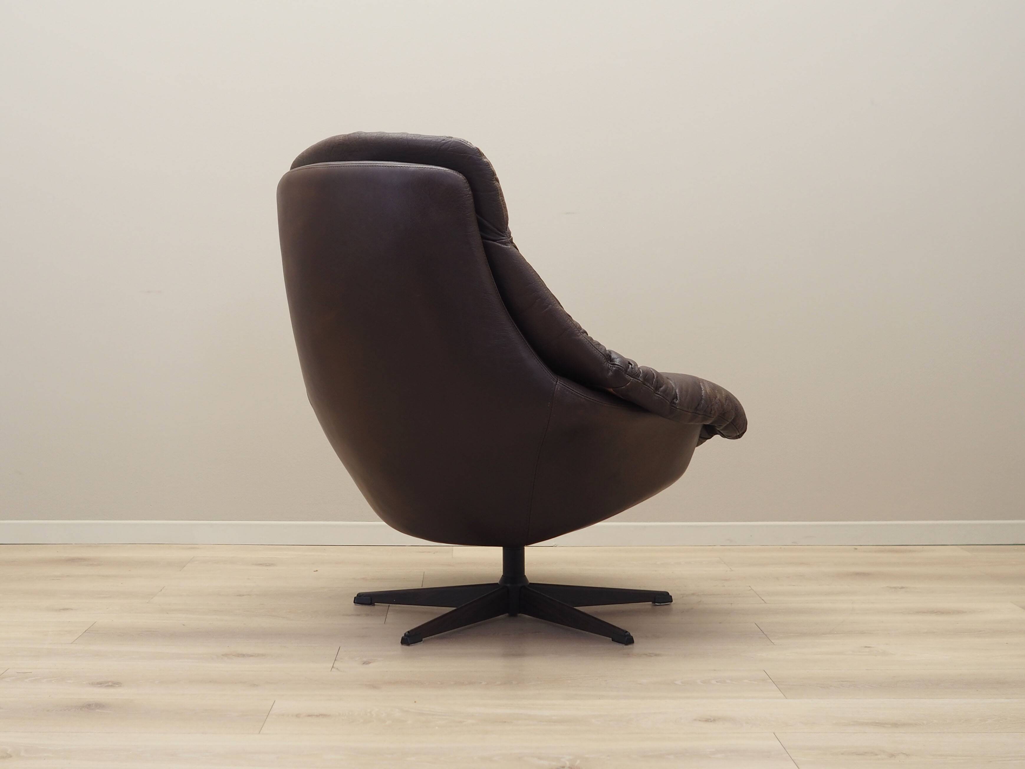 Leather swivel armchair, Danish design, 1960s, designer: H.W. Klein, manufacture: Bramin